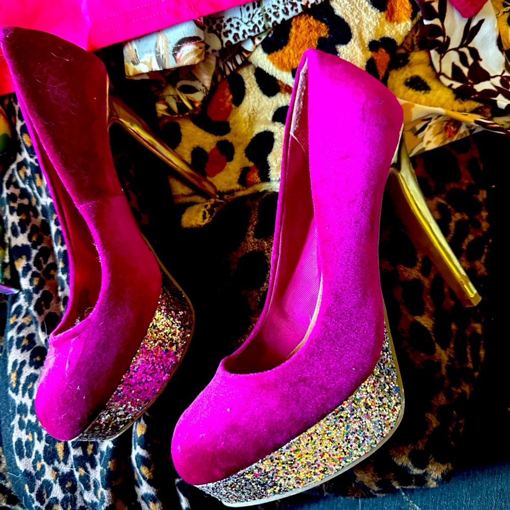 Guess gold glitter heels worn once